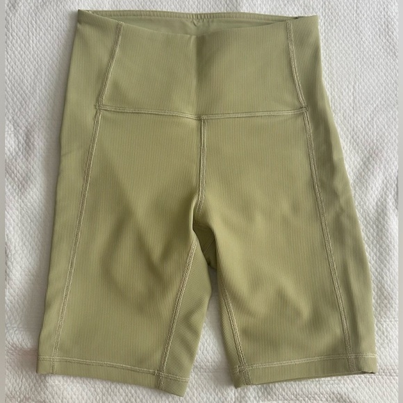 Lululemon Ribbed Contoured High-Rise Short 8" - Dew Green SZ 4 - Picture 3 of 6